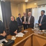 نفر۵ نفر از اساتید حامی و عضو صندوق حمایت از دانشجویان رشته پزشکی تقدیر شدند