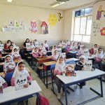 توزیع ویژه‌نامه یلدایی شرکت فولاد غدیر نی‌ریز